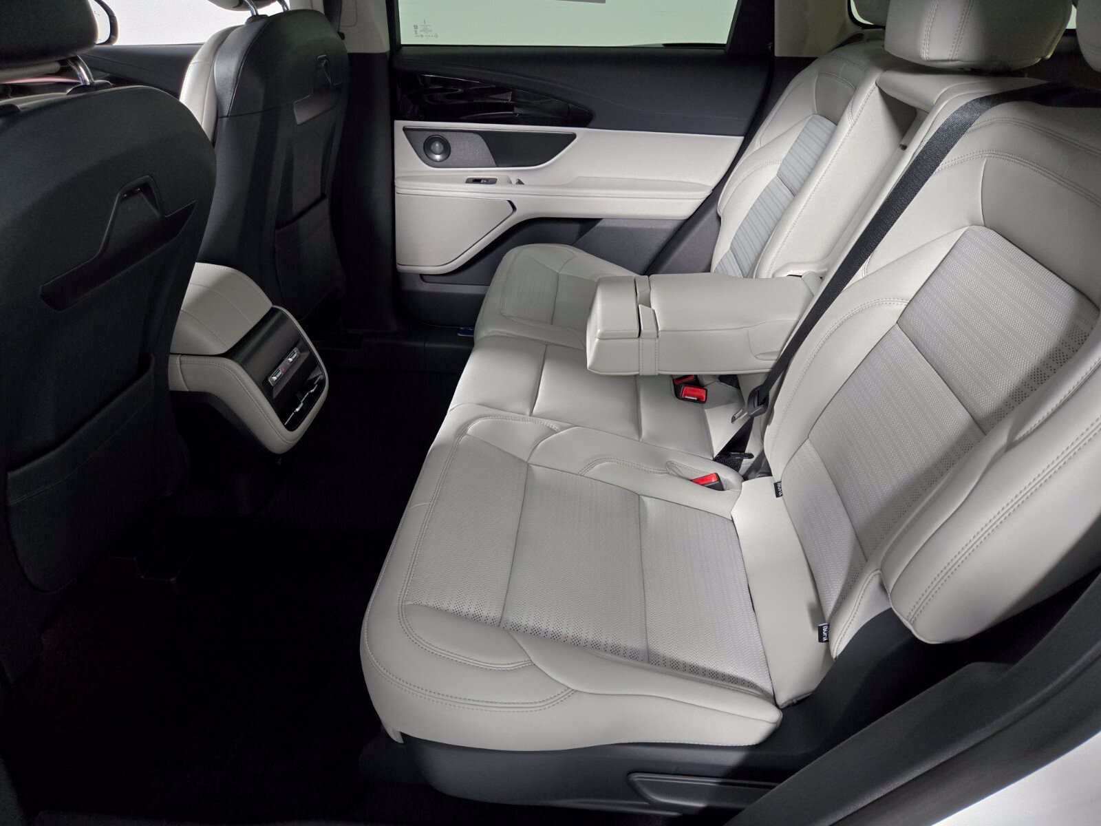 New 2026 Lincoln Nautilus Reserve w/ Jet Appearance Package AWD/4WD image 14