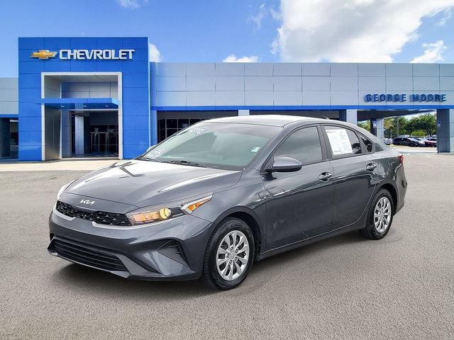 Used 2024 Kia Forte LX FWD image 2