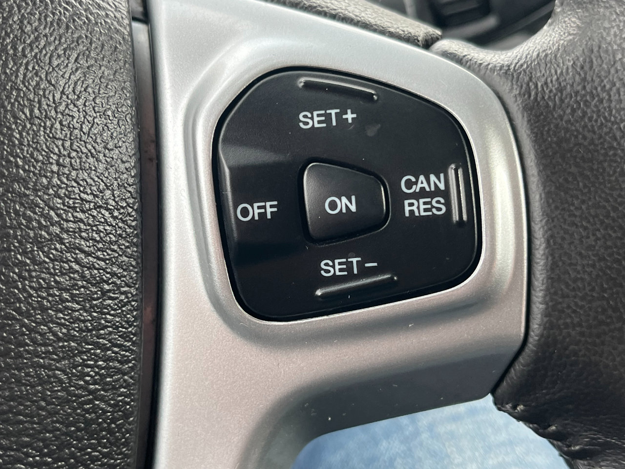 Used 2015 Ford Fiesta SE image 22