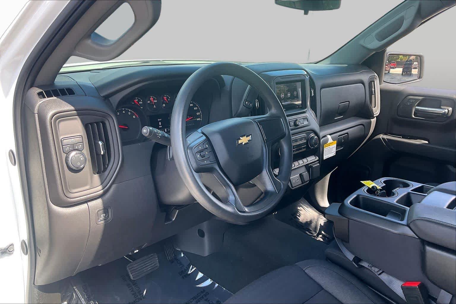Used 2025 Chevrolet Silverado 1500 Custom w/ Turbomax Blackout Package RWD image 17