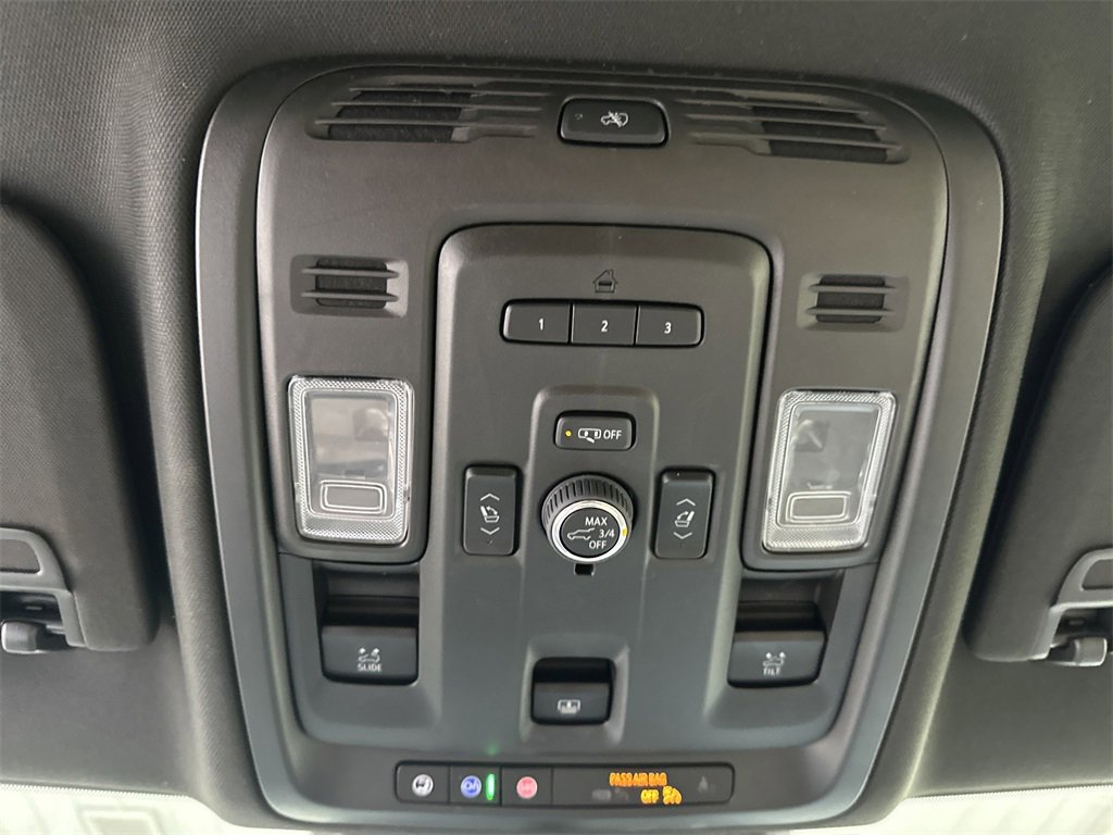 Used 2024 Cadillac Escalade Premium Luxury image 23