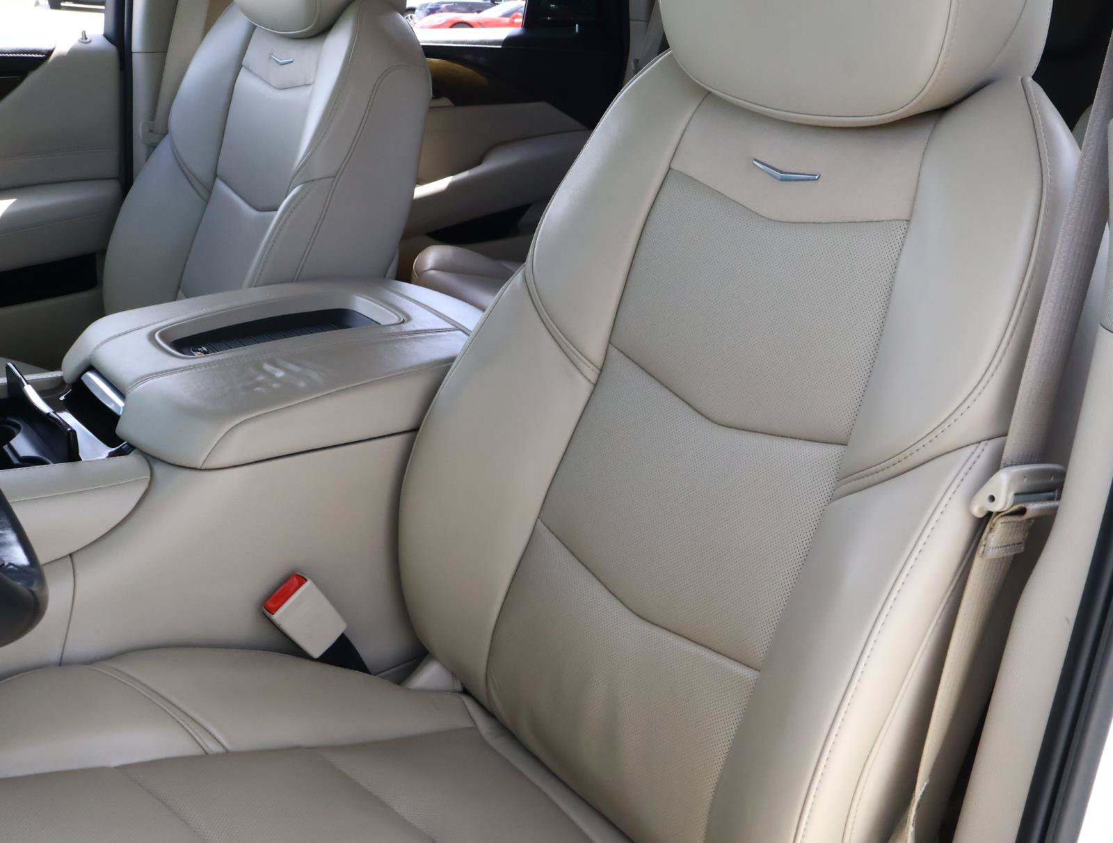 Used 2018 Cadillac Escalade Luxury RWD image 19