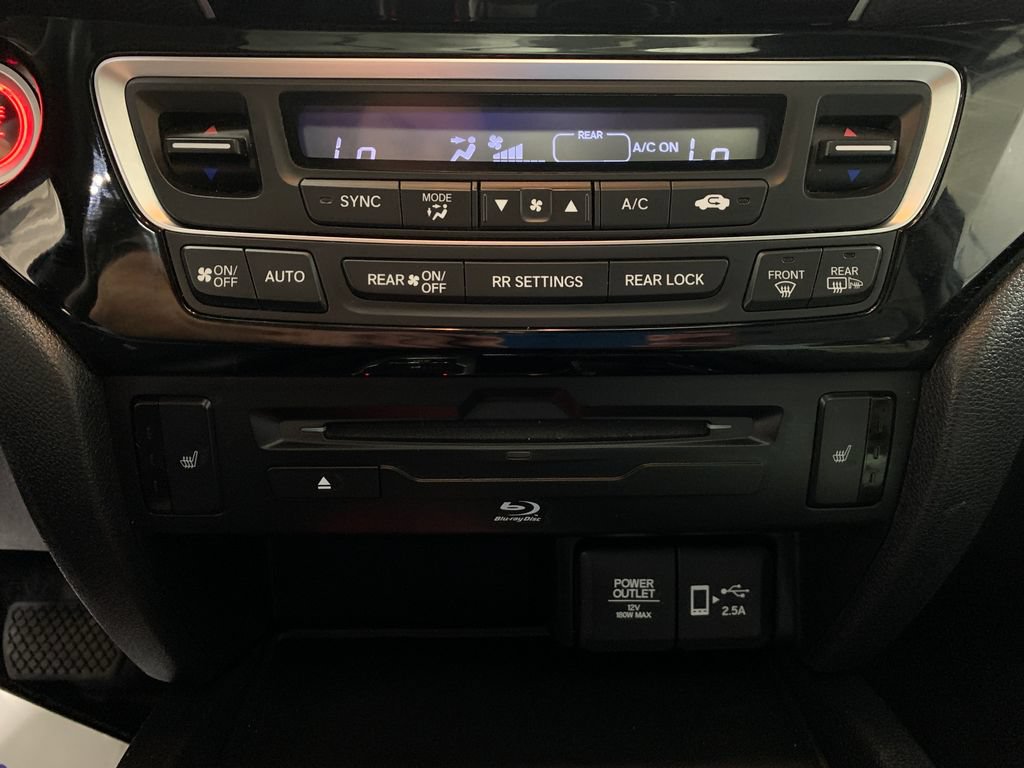 Used 2022 Honda Pilot Touring image 11