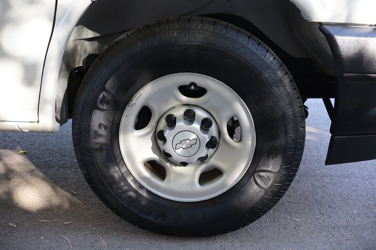 Used 2017 Chevrolet Express 2500 LS image 40