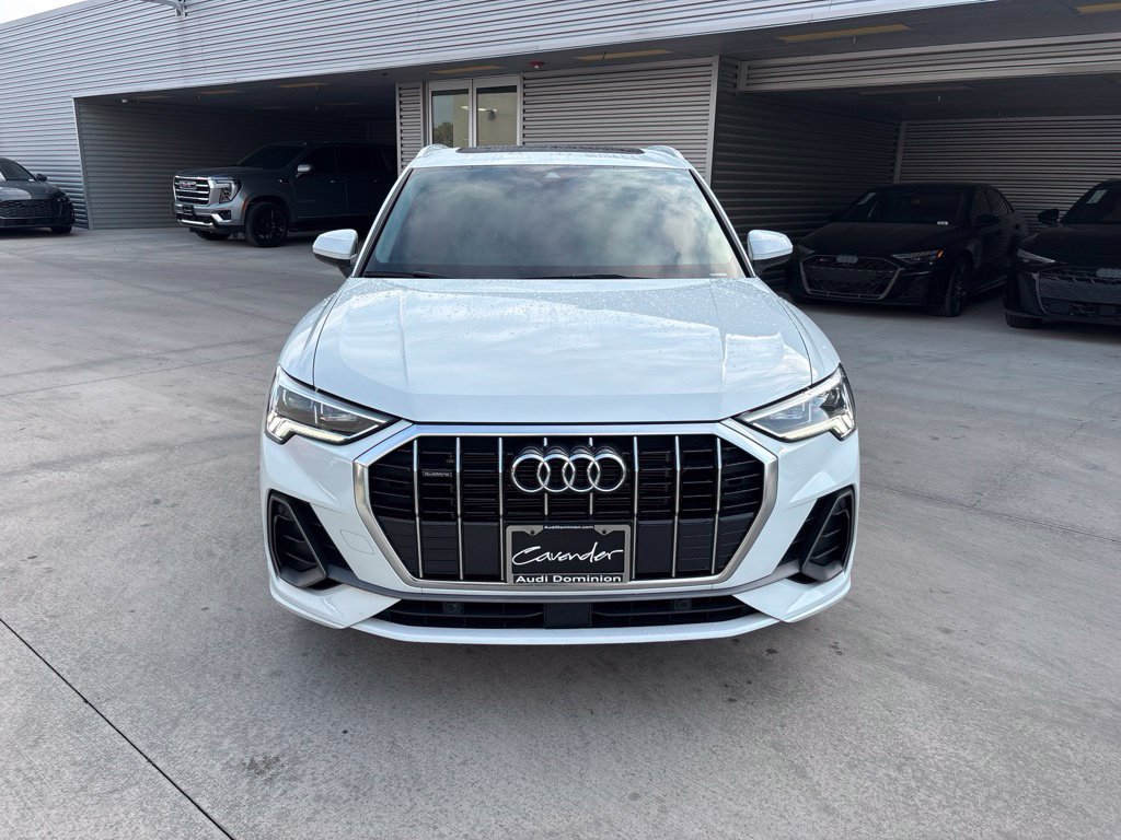 Certified 2024 Audi Q3 2.0T Premium w/ Convenience Package AWD/4WD image 2
