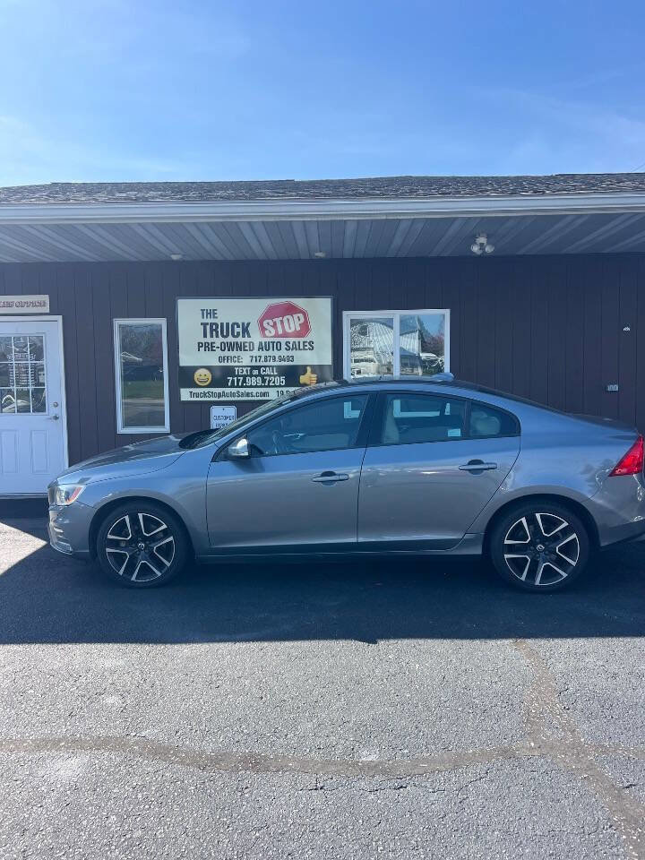 Used 2018 Volvo S60 T5 Dynamic w/ Vision Package image 2
