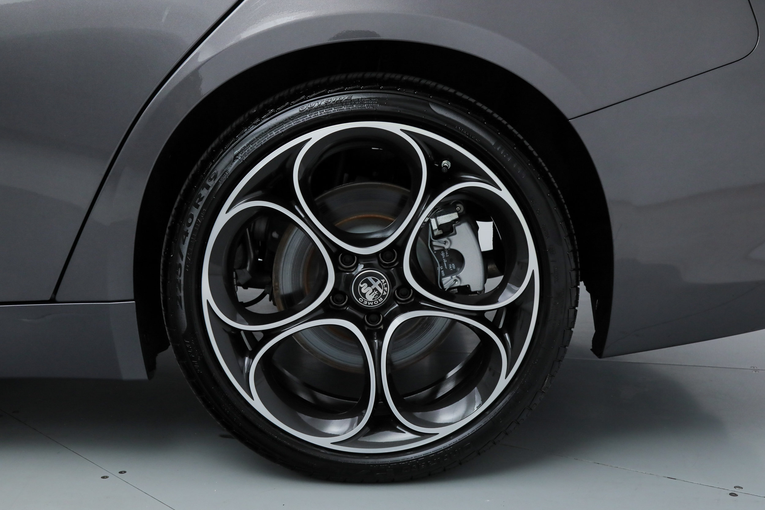 New 2025 Alfa Romeo Giulia w/ Driving Assist Package RWD image 19