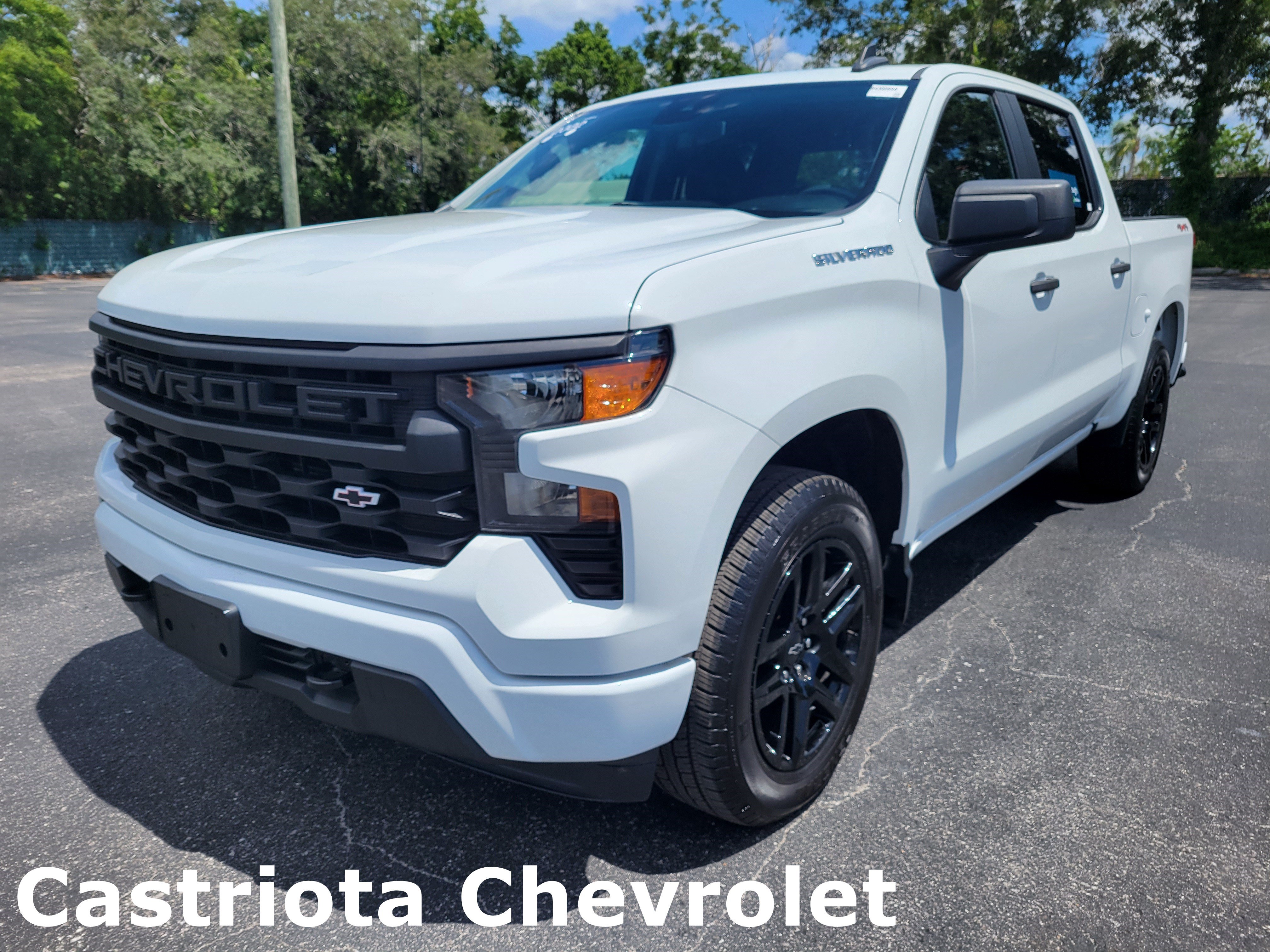 Used 2022 Chevrolet Silverado 1500 Custom AWD/4WD image 1
