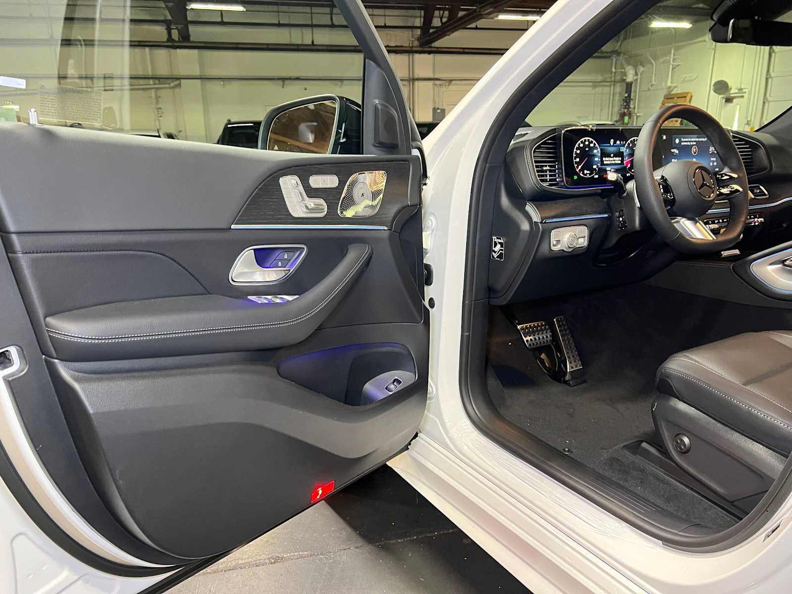 New 2026 Mercedes-Benz GLS 450 4MATIC image 21