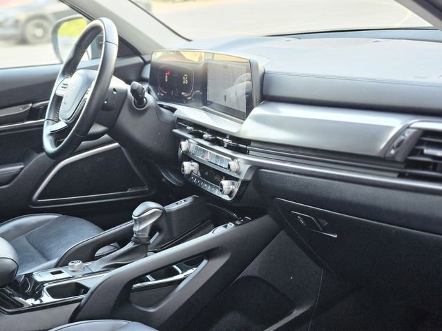 Used 2025 Kia Telluride S FWD image 13
