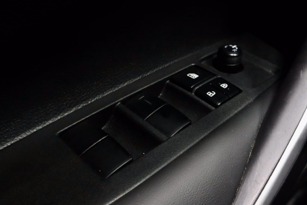 Used 2022 Toyota Corolla SE w/ SE Premium Package FWD image 22