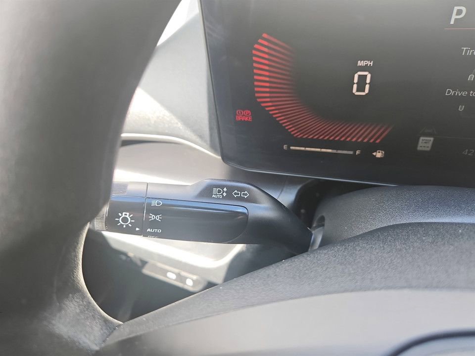 Used 2025 Kia K4 LXS image 17