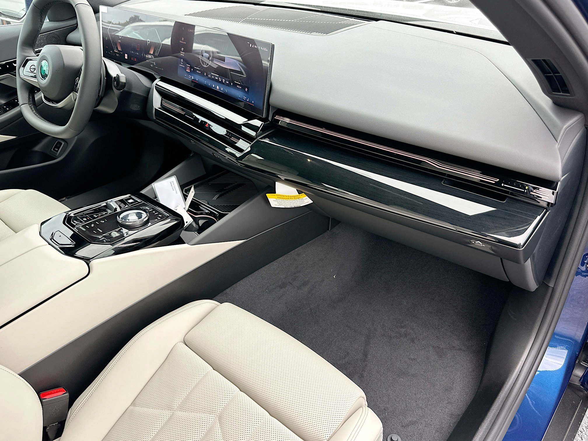 New 2026 BMW 530i w/ Convenience Package image 24