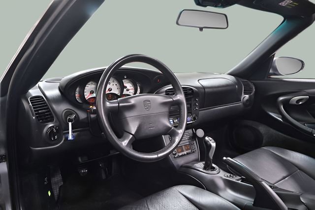 Used 2001 Porsche 911 Carrera 4 image 13