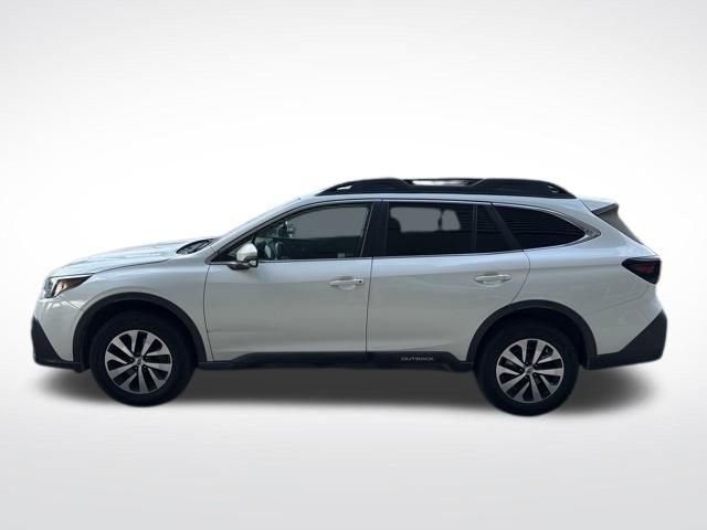 Used 2022 Subaru Outback Premium image 9