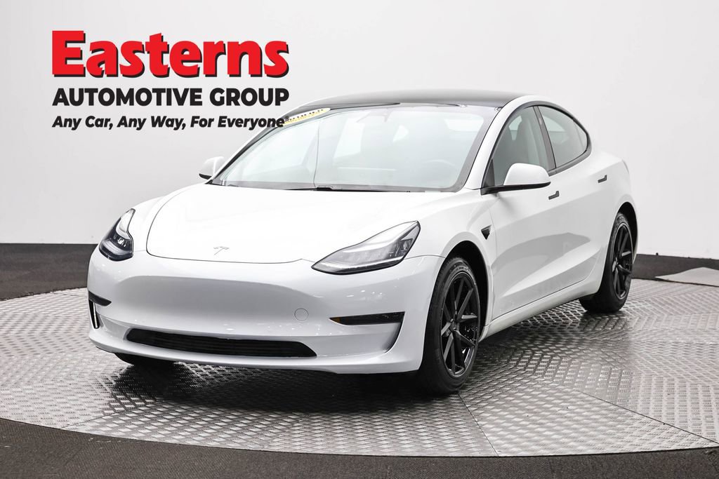 Used 2021 Tesla Model 3 Standard Range Plus RWD image 1