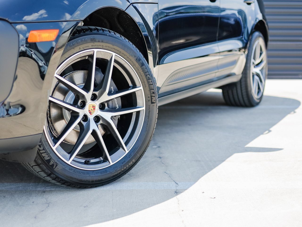 Certified 2026 Porsche Macan AWD/4WD image 12