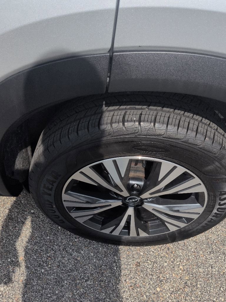 Used 2023 Nissan Rogue SV AWD/4WD image 26