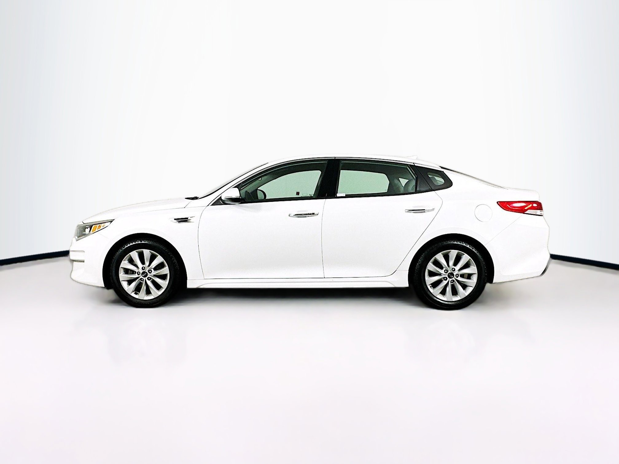 Used 2018 Kia Optima EX FWD image 4