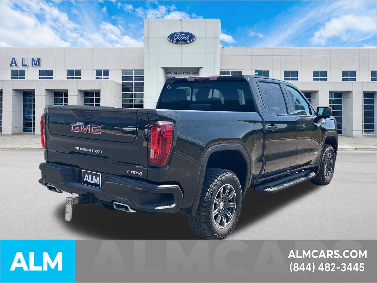 Used 2024 GMC Sierra 1500 AT4 w/ Technology Package AWD/4WD image 5