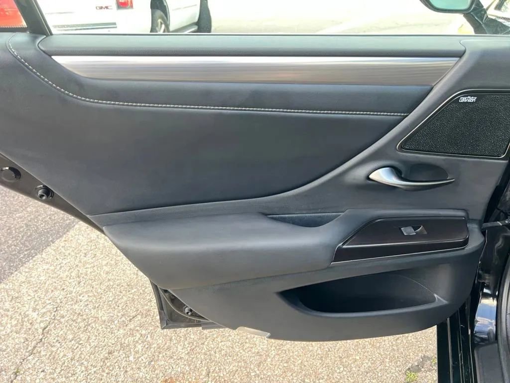 Used 2019 Lexus ES 350 F Sport w/ Accessory Package image 23