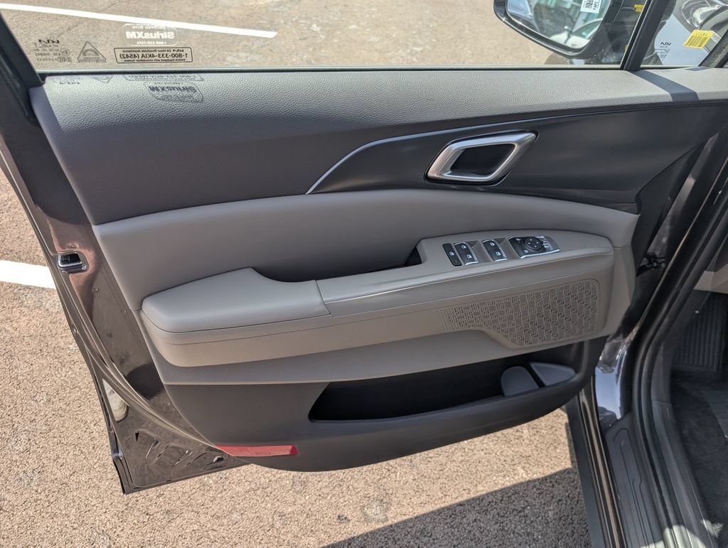 New 2026 Kia Carnival FWD image 12