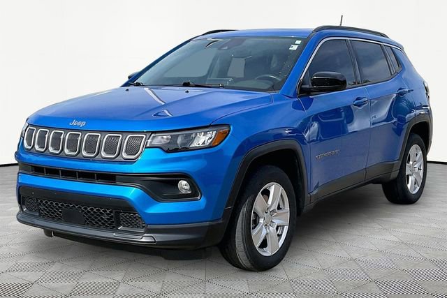 Used 2022 Jeep Compass Latitude w/ Sun and Sound Group image 3