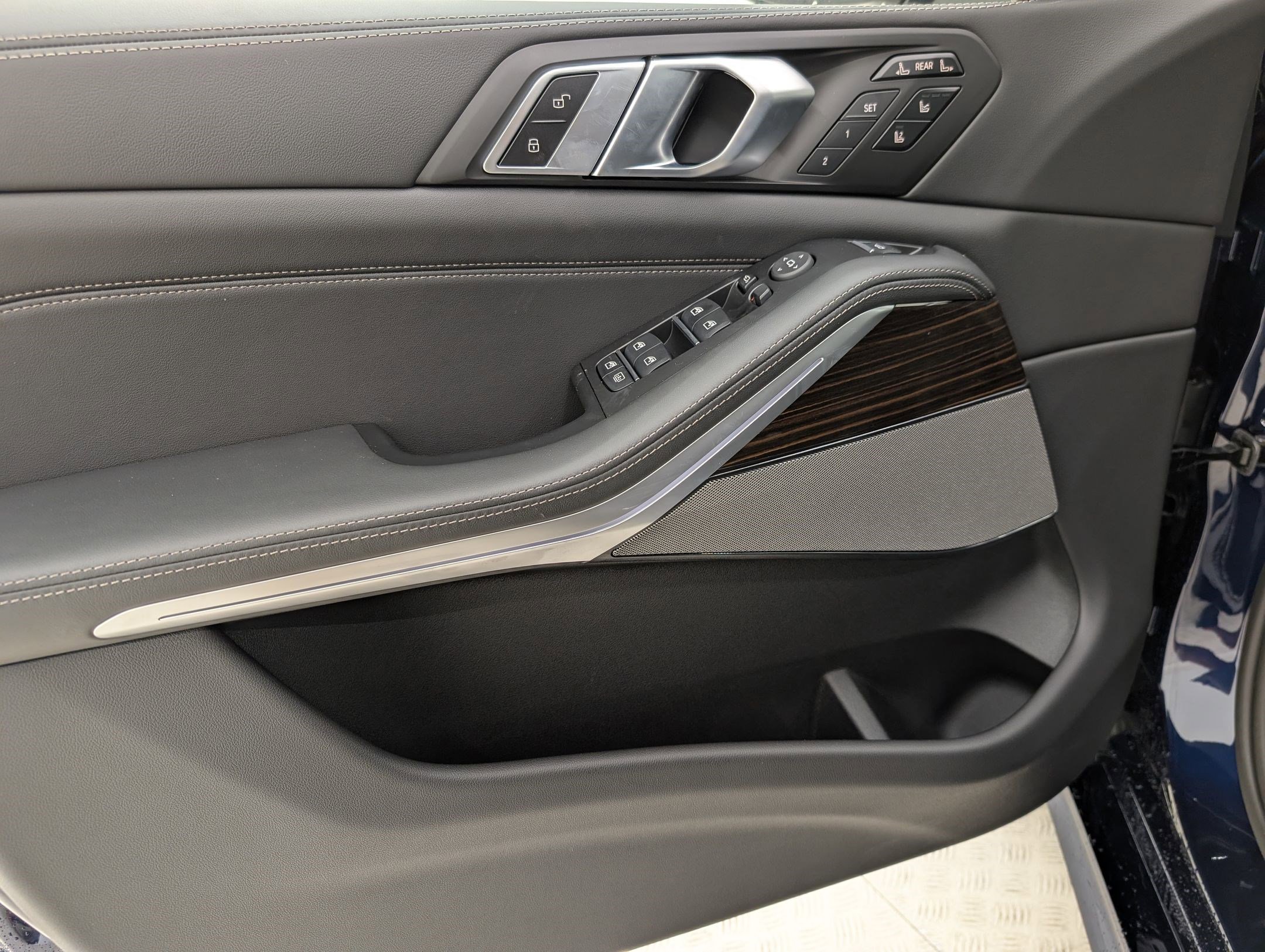 New 2026 BMW X7 xDrive40i w/ Executive Package image 14