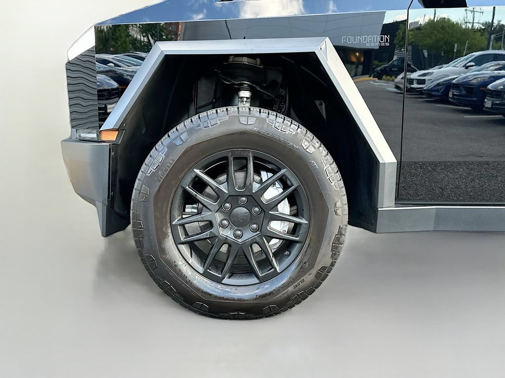 Used 2024 Tesla Cybertruck Cyberbeast AWD/4WD image 32