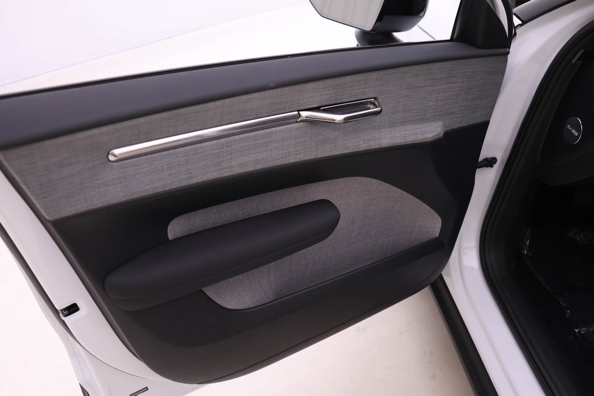 New 2025 Volvo EX30 Ultra w/ Climate Package image 10