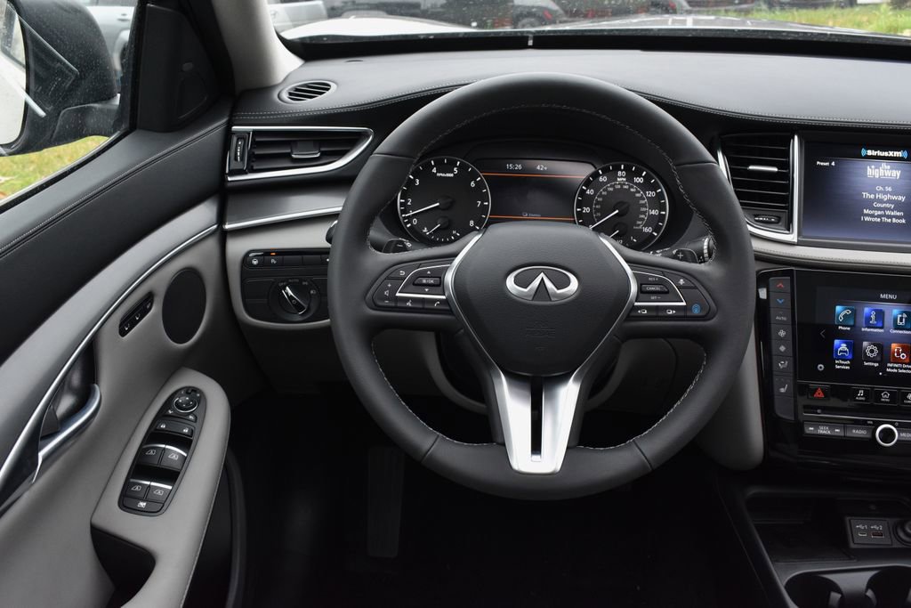 New 2025 INFINITI QX50 Luxe image 13