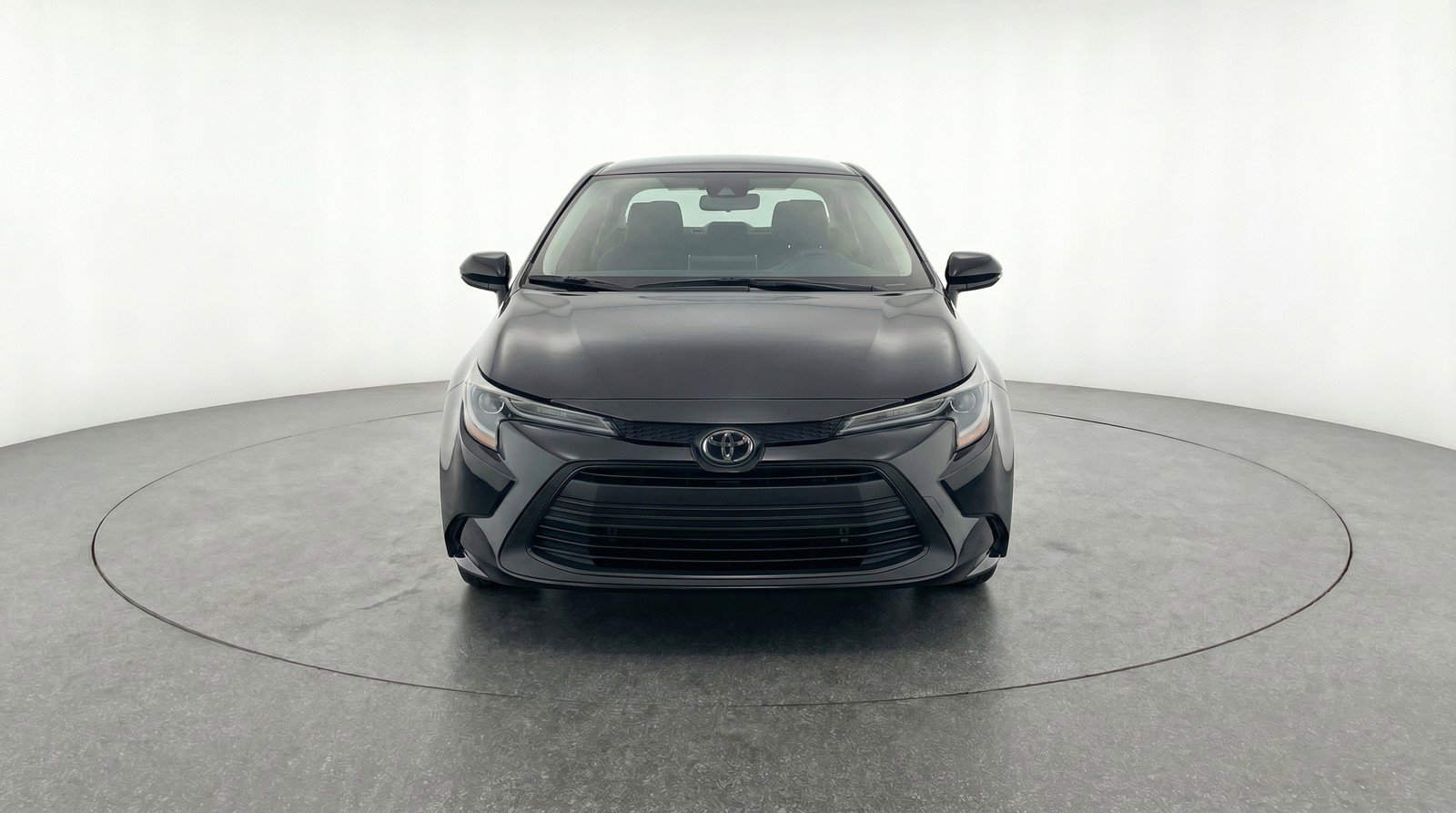 Used 2025 Toyota Corolla LE FWD image 2