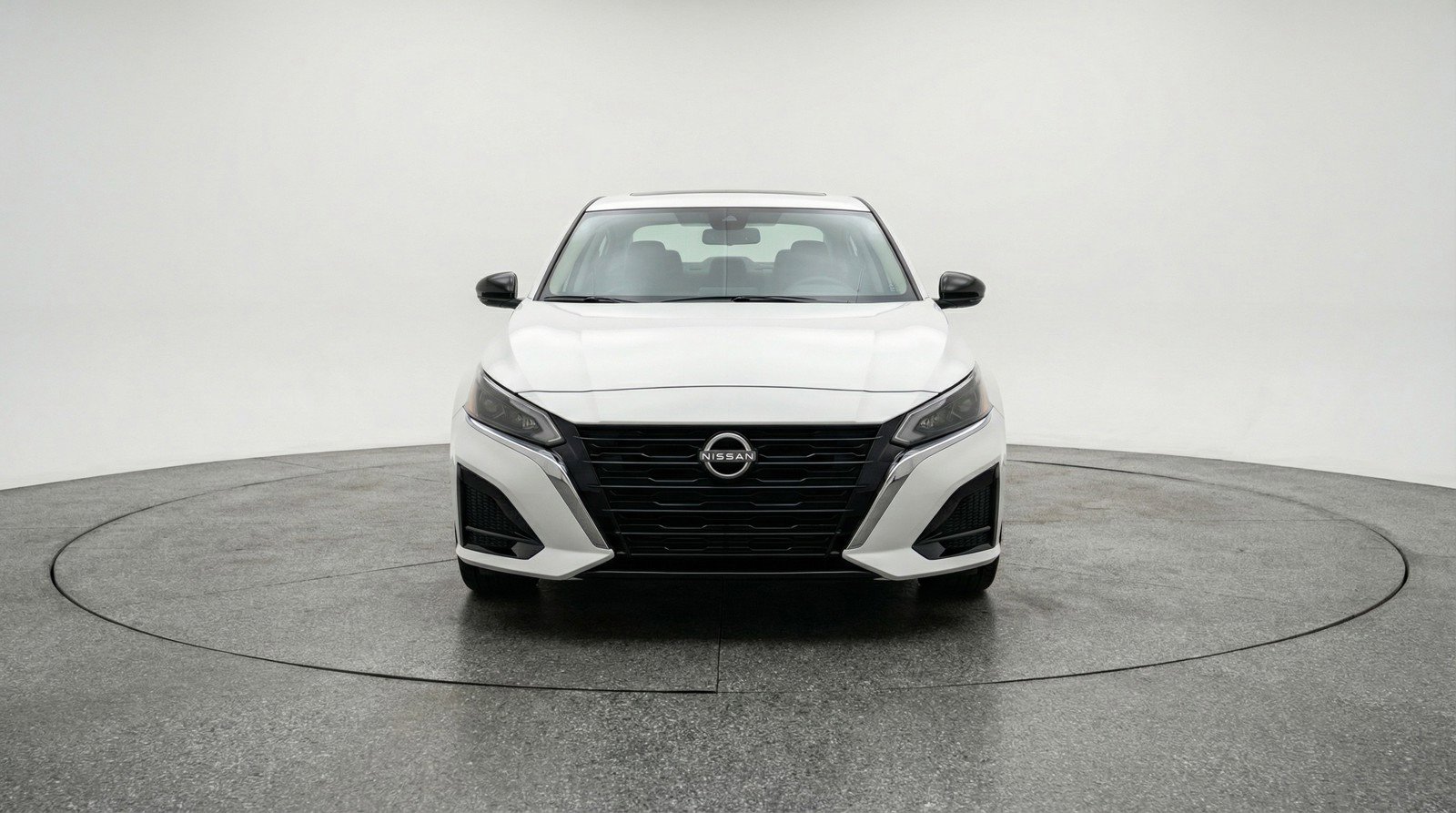 Used 2025 Nissan Altima 2.5 SV image 2