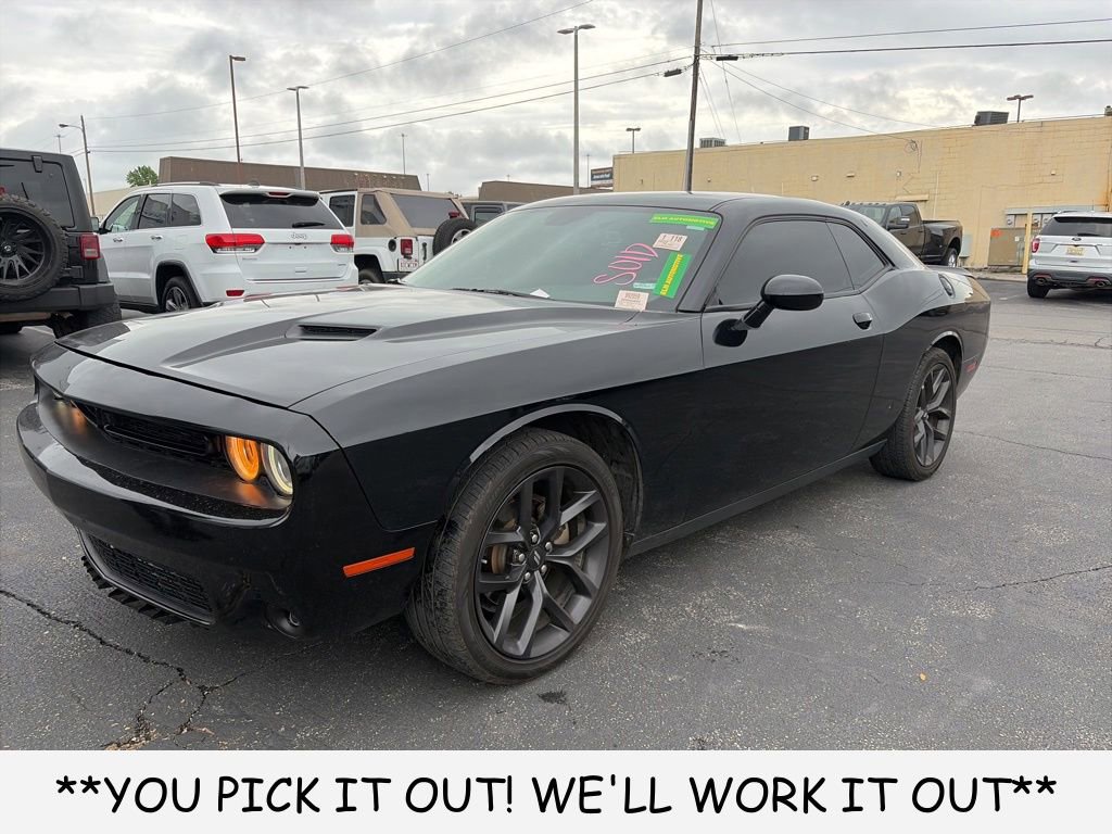 Used 2022 Dodge Challenger SXT w/ Blacktop Package RWD image 3