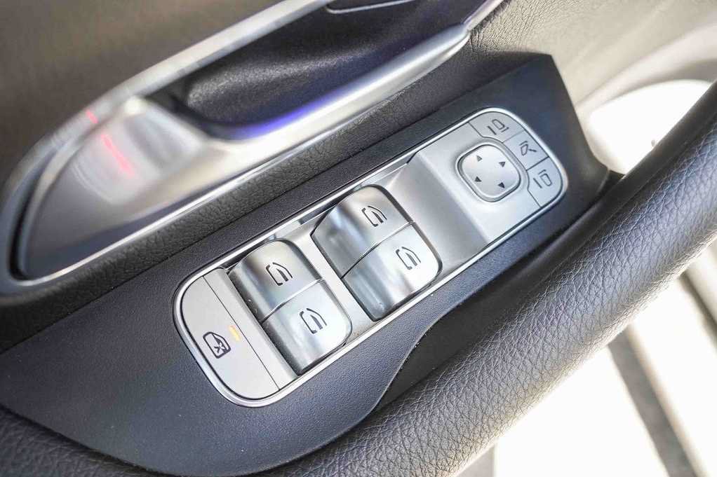 Used 2024 Mercedes-Benz GLE 350 4MATIC image 23