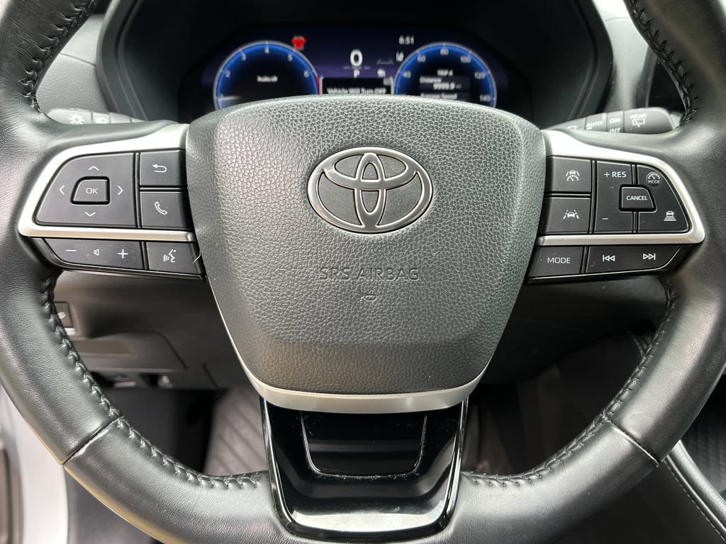 Used 2024 Toyota Grand Highlander AWD image 14