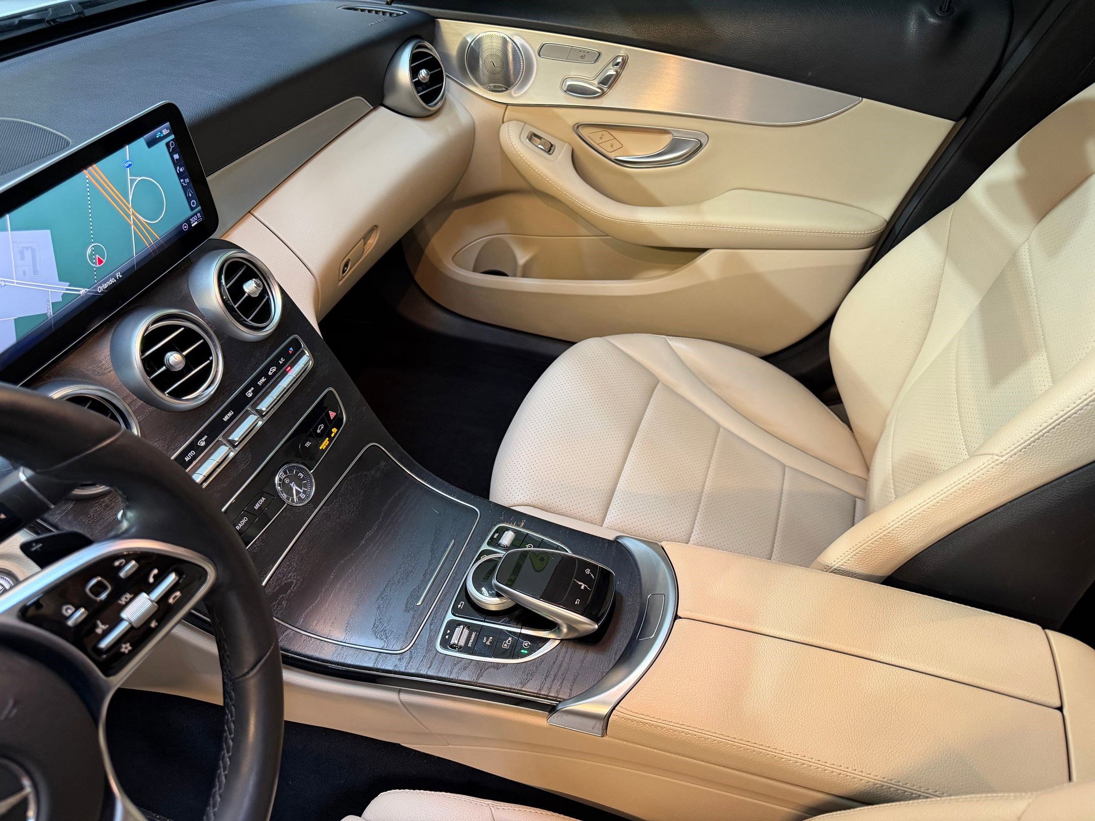 Used 2019 Mercedes-Benz C 300 4MATIC Sedan image 32