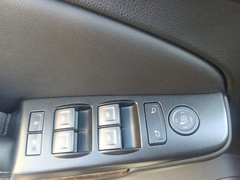 Used 2020 Chevrolet Tahoe LS RWD image 18