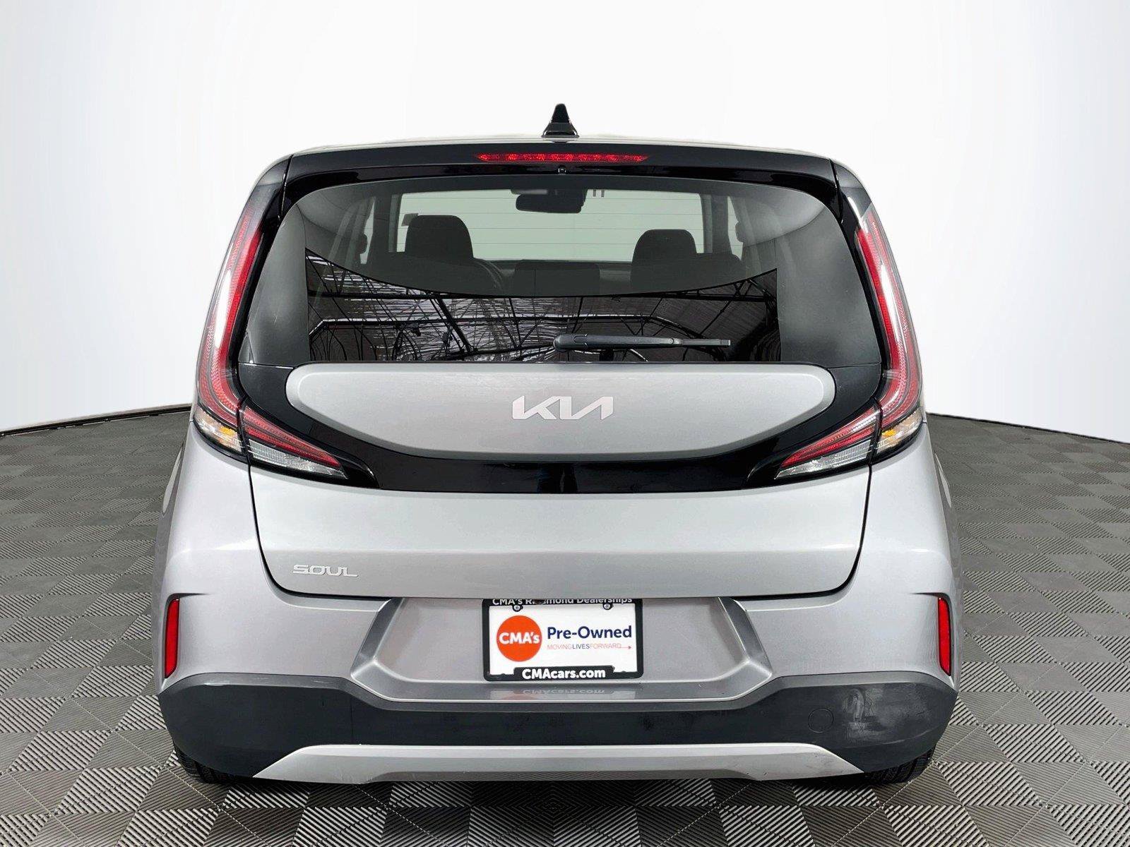 Certified 2025 Kia Soul LX w/ LX Technology Package FWD image 9