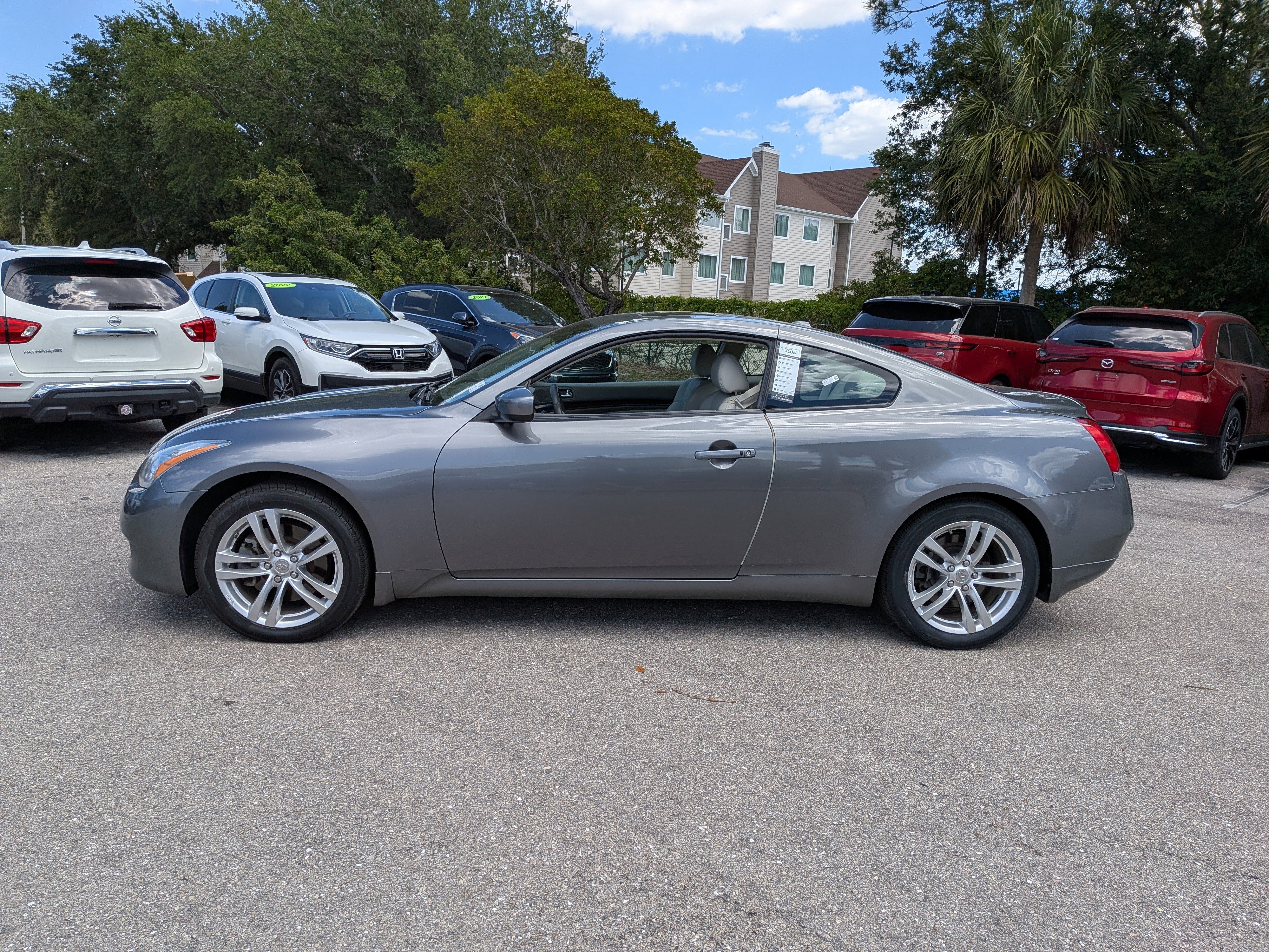 Used 2010 INFINITI G37 x w/ Premium Pkg image 7