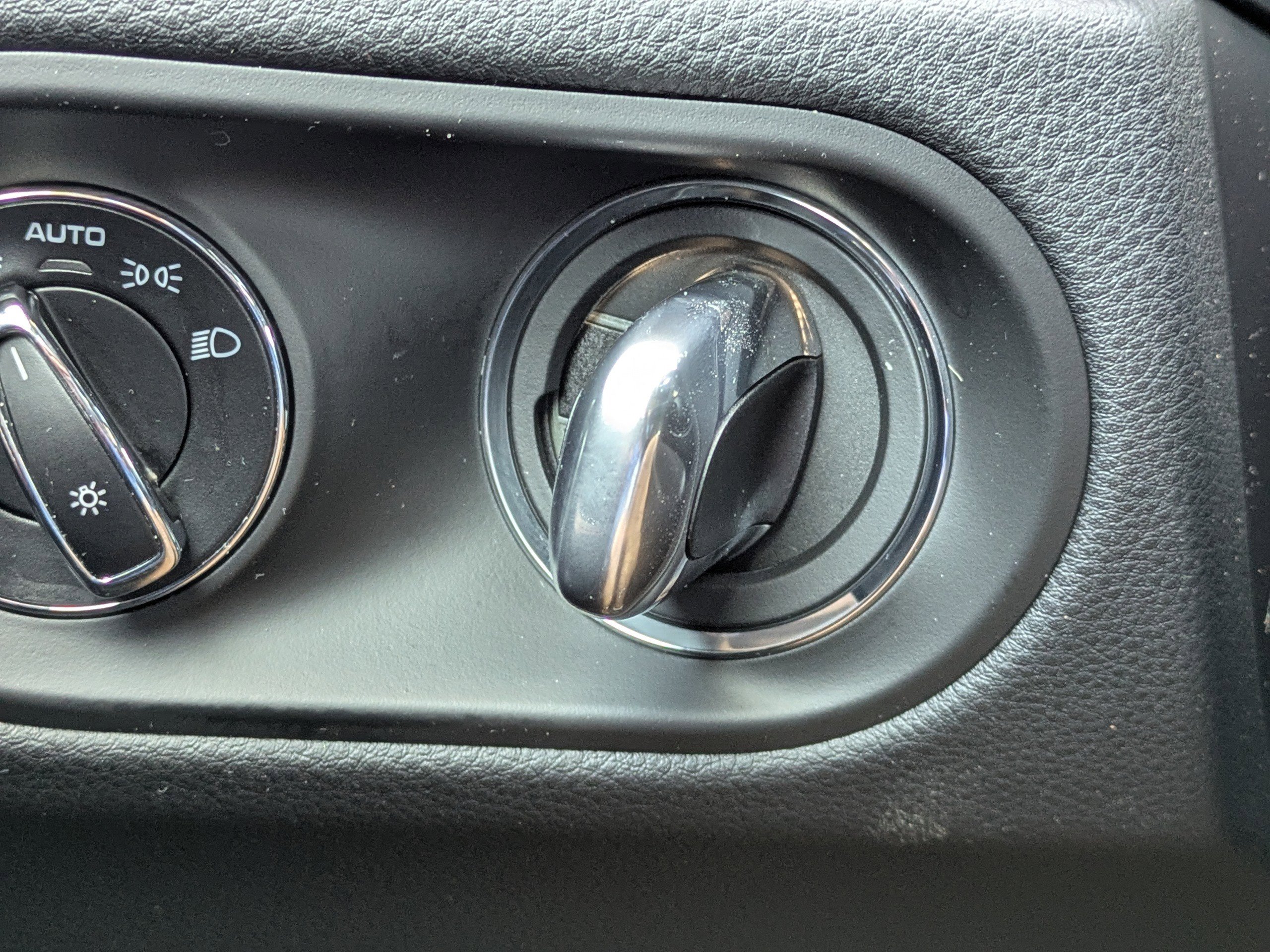 Used 2024 Porsche Macan Turbo image 29