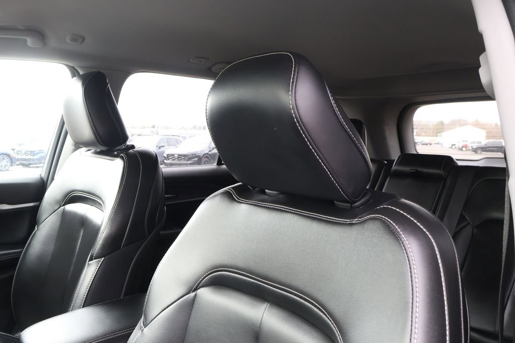 Used 2024 Jeep Grand Cherokee Limited image 31