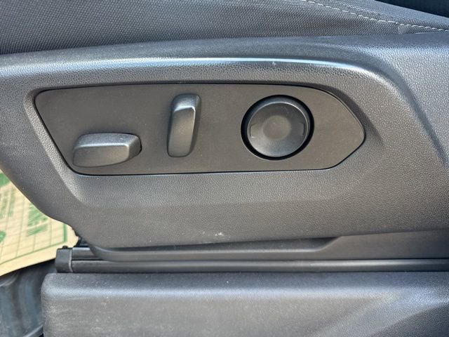 Used 2022 Chevrolet Silverado 1500 Custom image 17