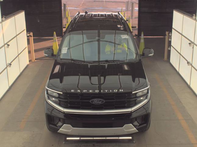 Used 2025 Ford Expedition Max Platinum image 17