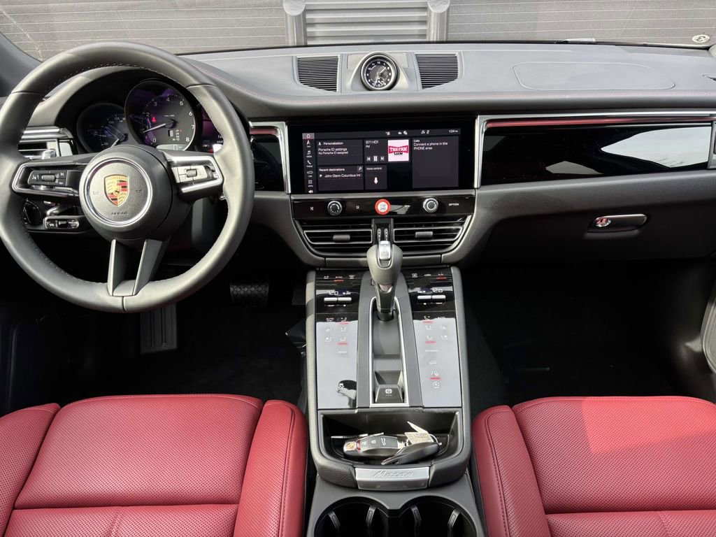 New 2026 Porsche Macan image 18