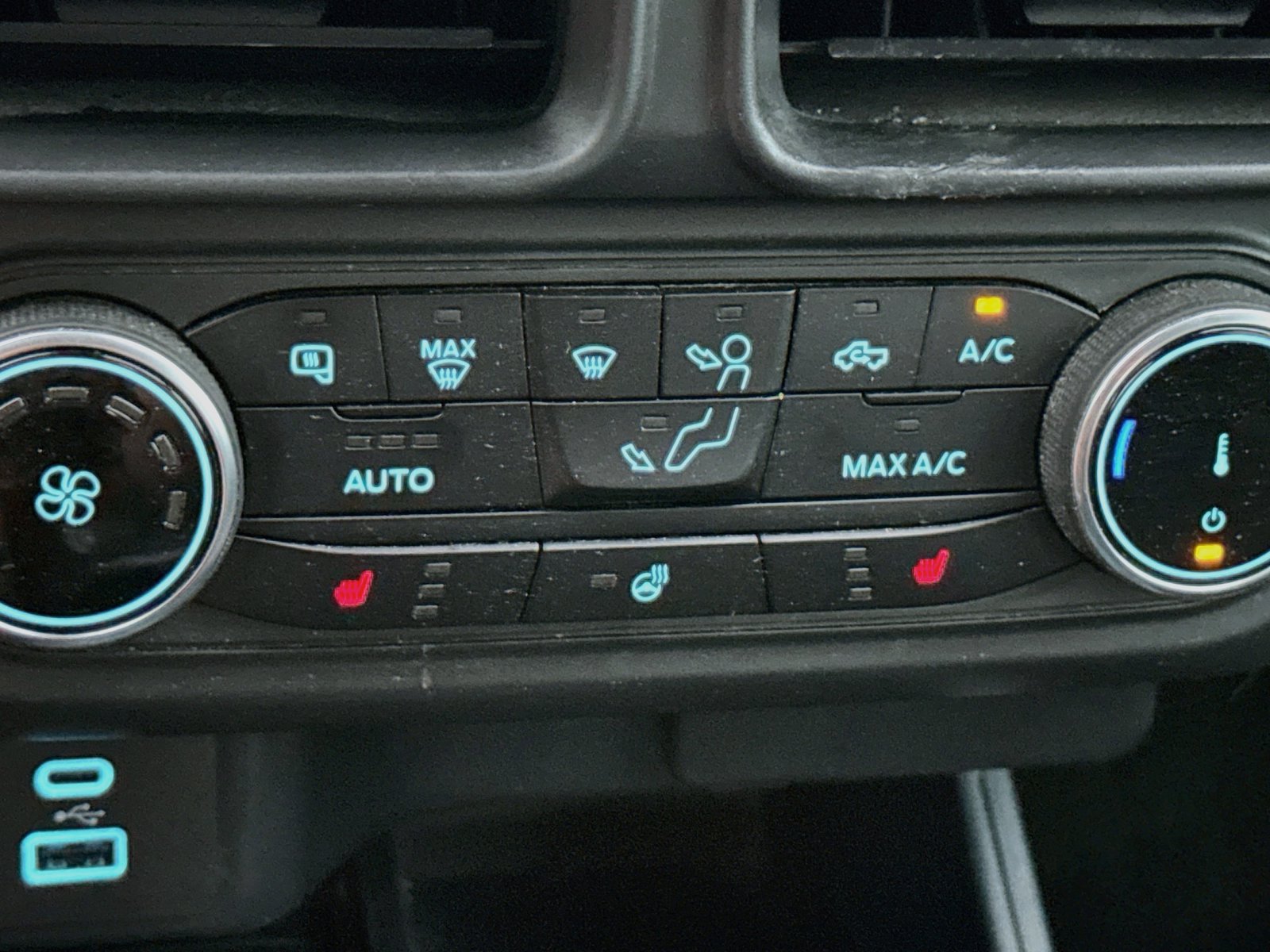 Used 2023 Ford Maverick XLT w/ Equipment Group 300A Standard AWD/4WD image 17