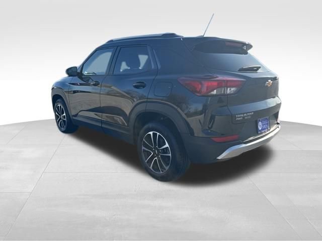 Used 2025 Chevrolet TrailBlazer LT AWD/4WD image 4