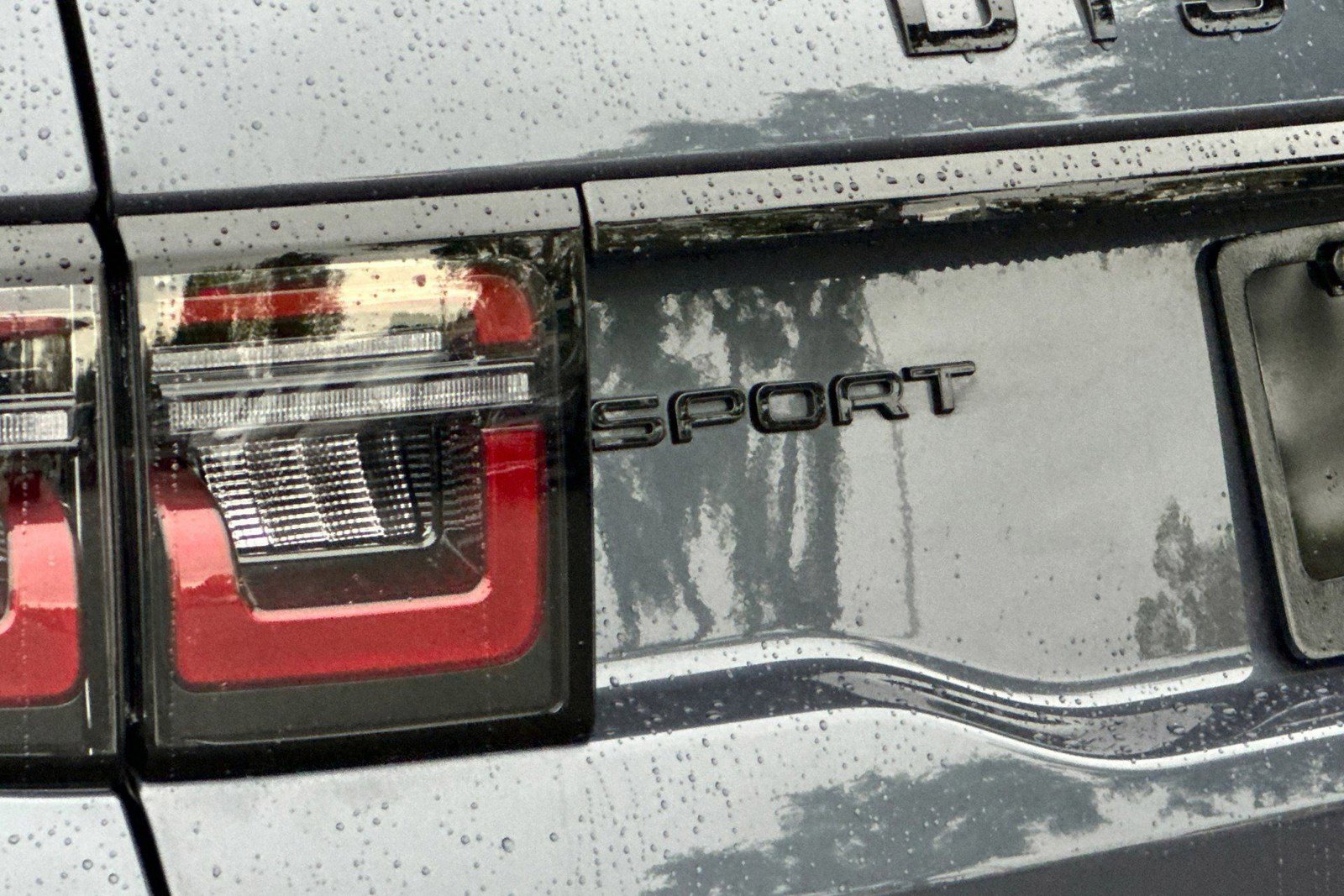 Certified 2025 Land Rover Discovery Sport Dynamic SE AWD/4WD image 13