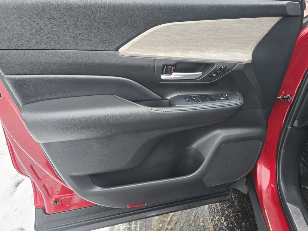 Certified 2024 Toyota Grand Highlander Limited image 18