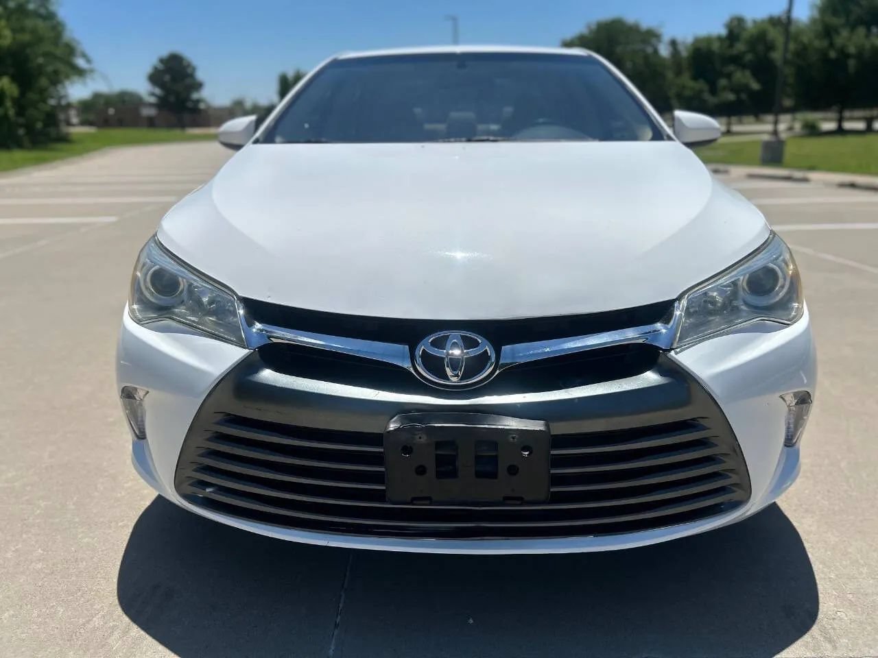 Used 2016 Toyota Camry LE FWD image 3
